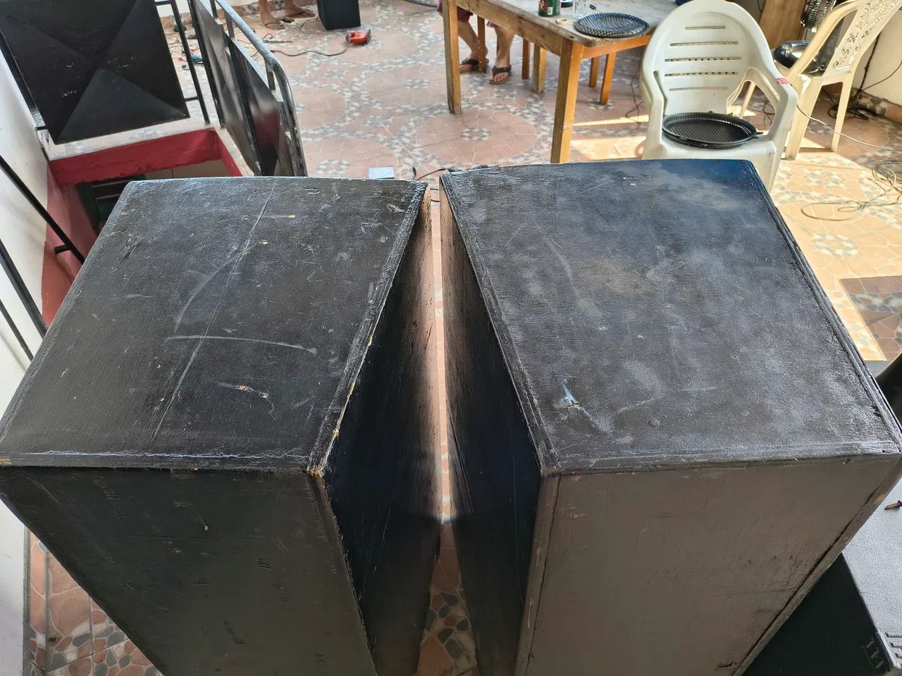 Vendo duas caixas gabinetes,cada caixa para 1 de 12, e 1 de 15 e  2 cornetas  e um twitter - Foto 3