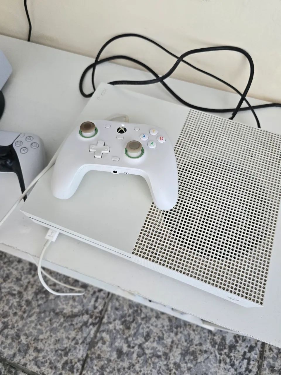 Xbox One S impecável com controle - Foto 2