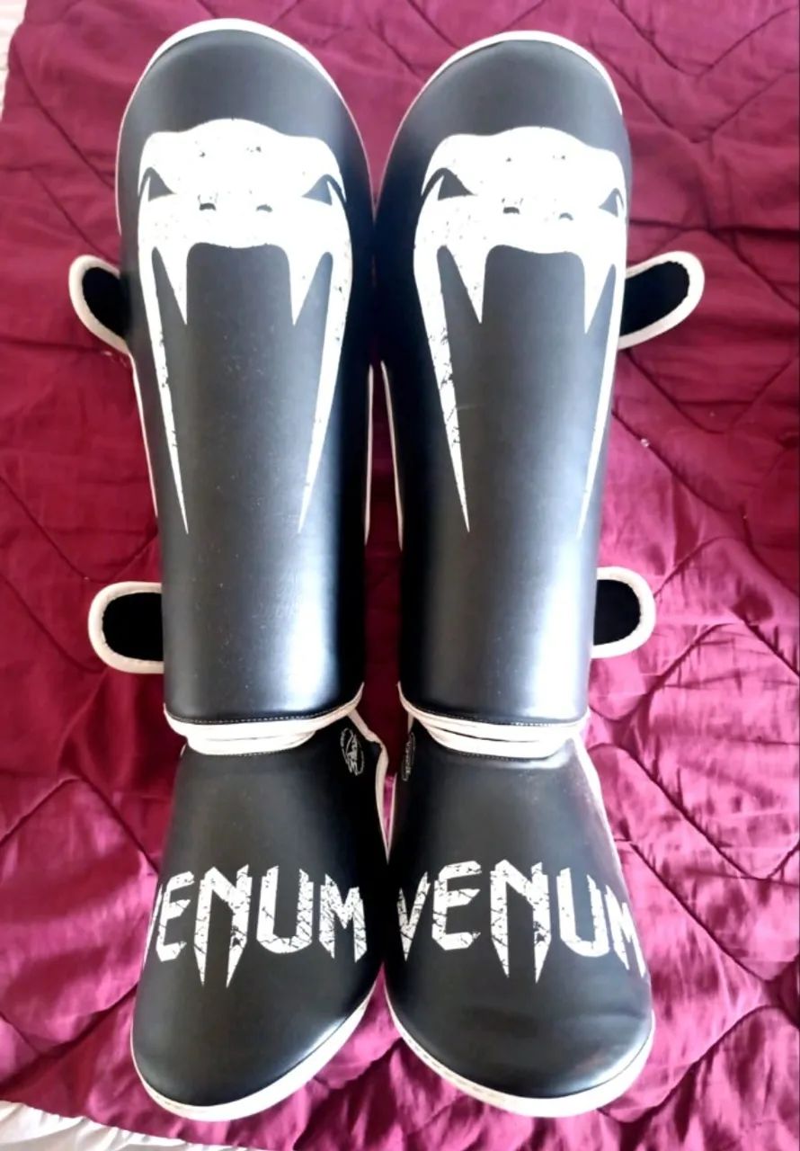  Kit Caneleiras Giant E Luvas Boxe Muay Thai Logo Pro Venum - Foto 4