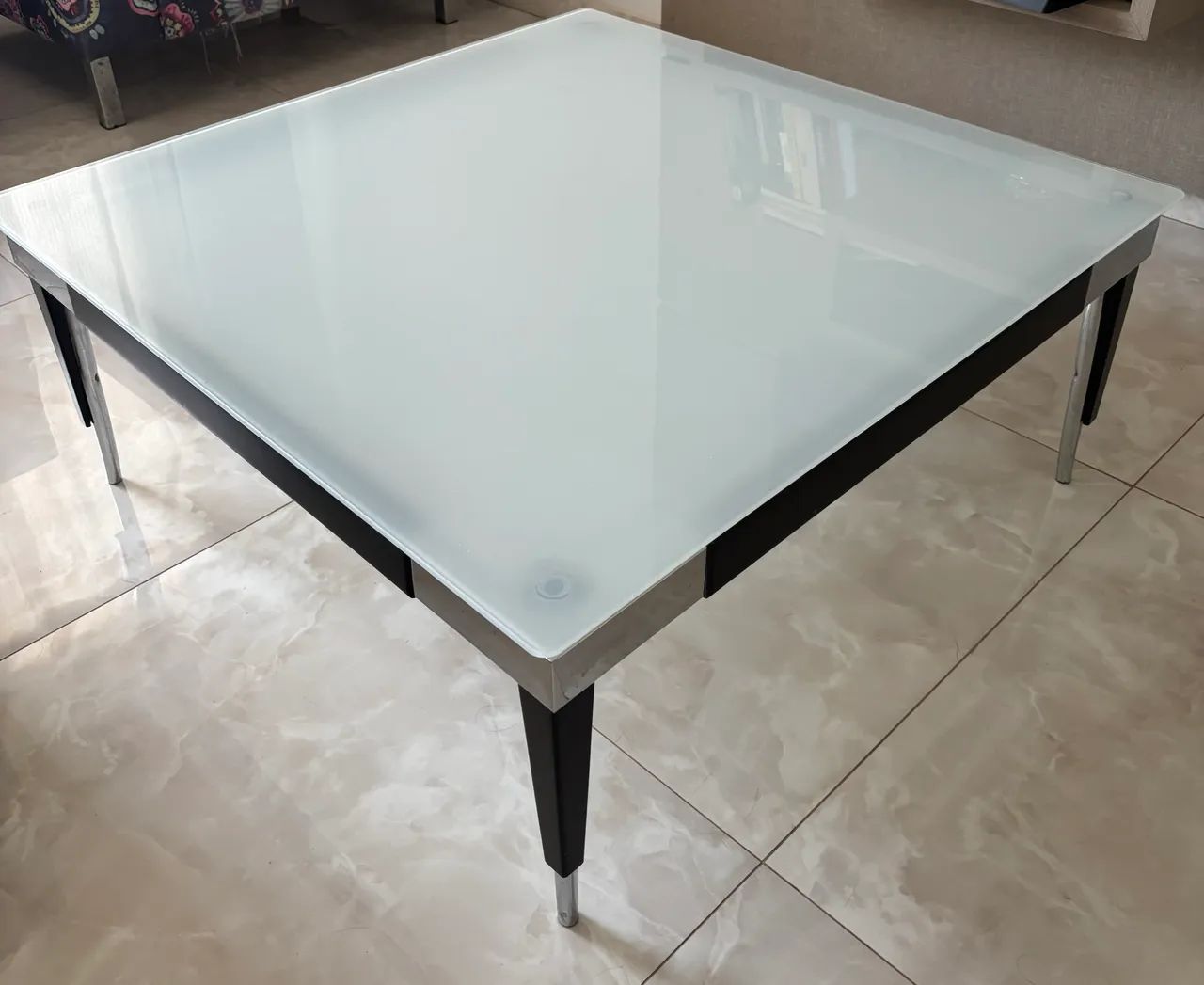 Mesa de centro tampo de vidro jateado - Foto 2