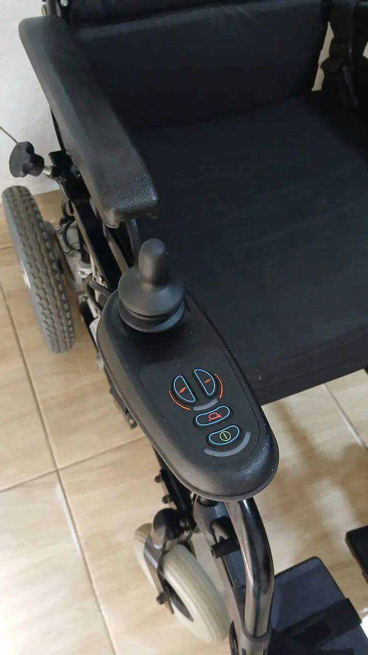 Cadeira de Rodas  - Foto 5