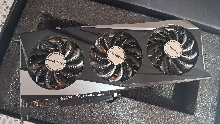 Placa de Vídeo RX 7600 Gigabyte - Foto 4