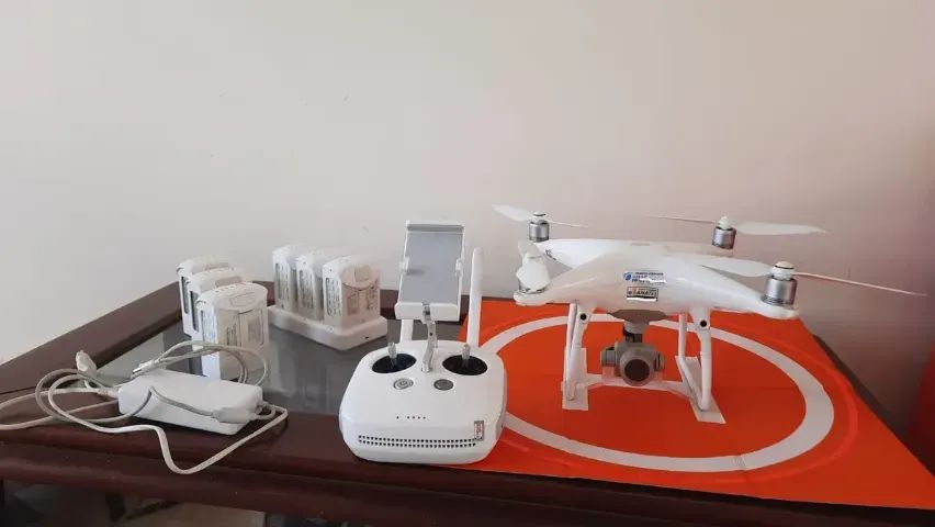 Drone Dji Phantom 4 Pro V2 Com 6 Baterias Profissional