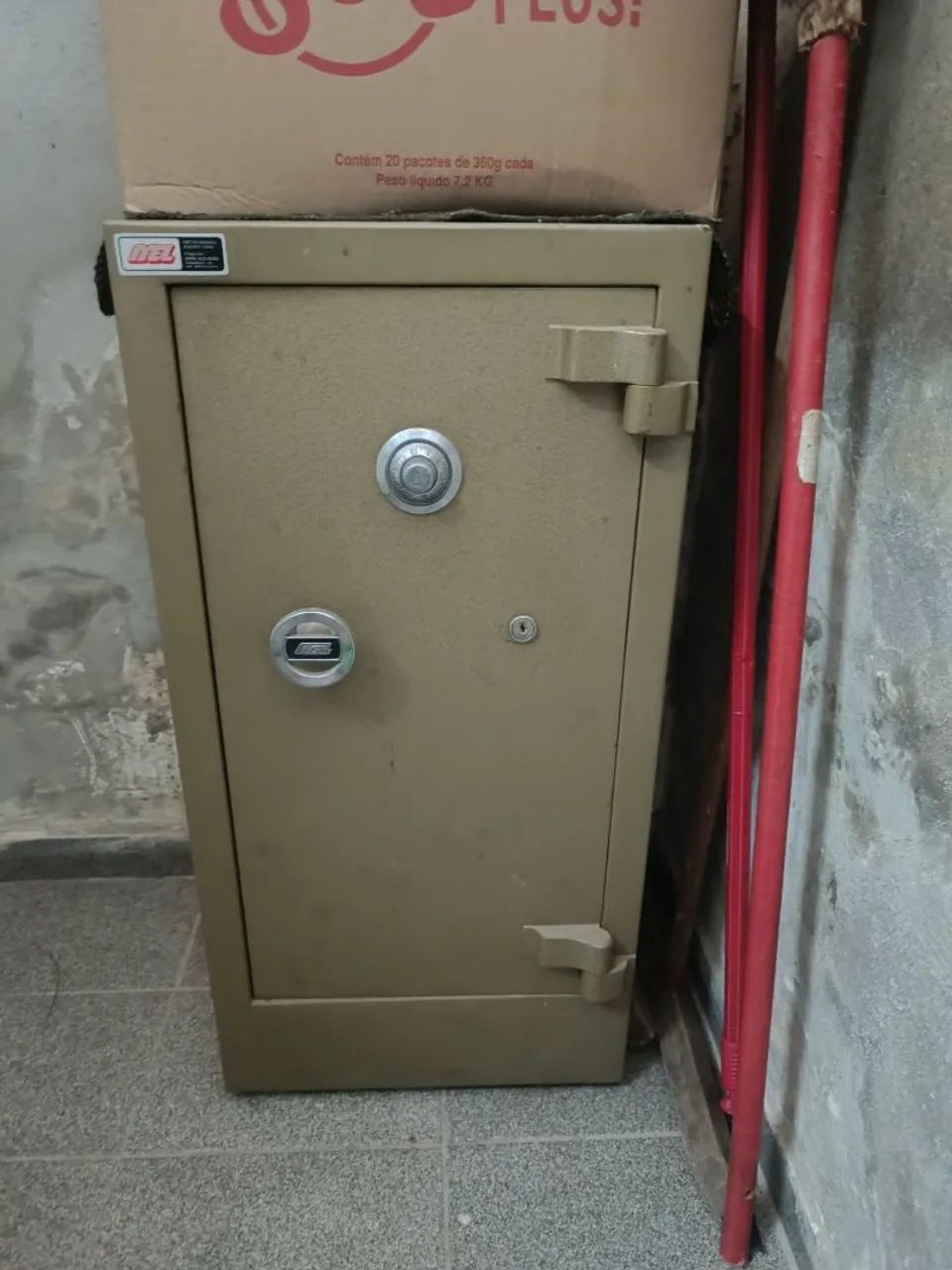 Vendo COFRE mecânico concretado