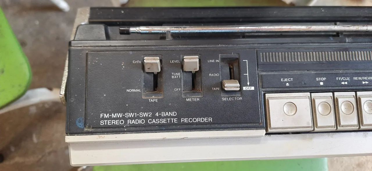 Rádio gravador antigo  - Foto 2