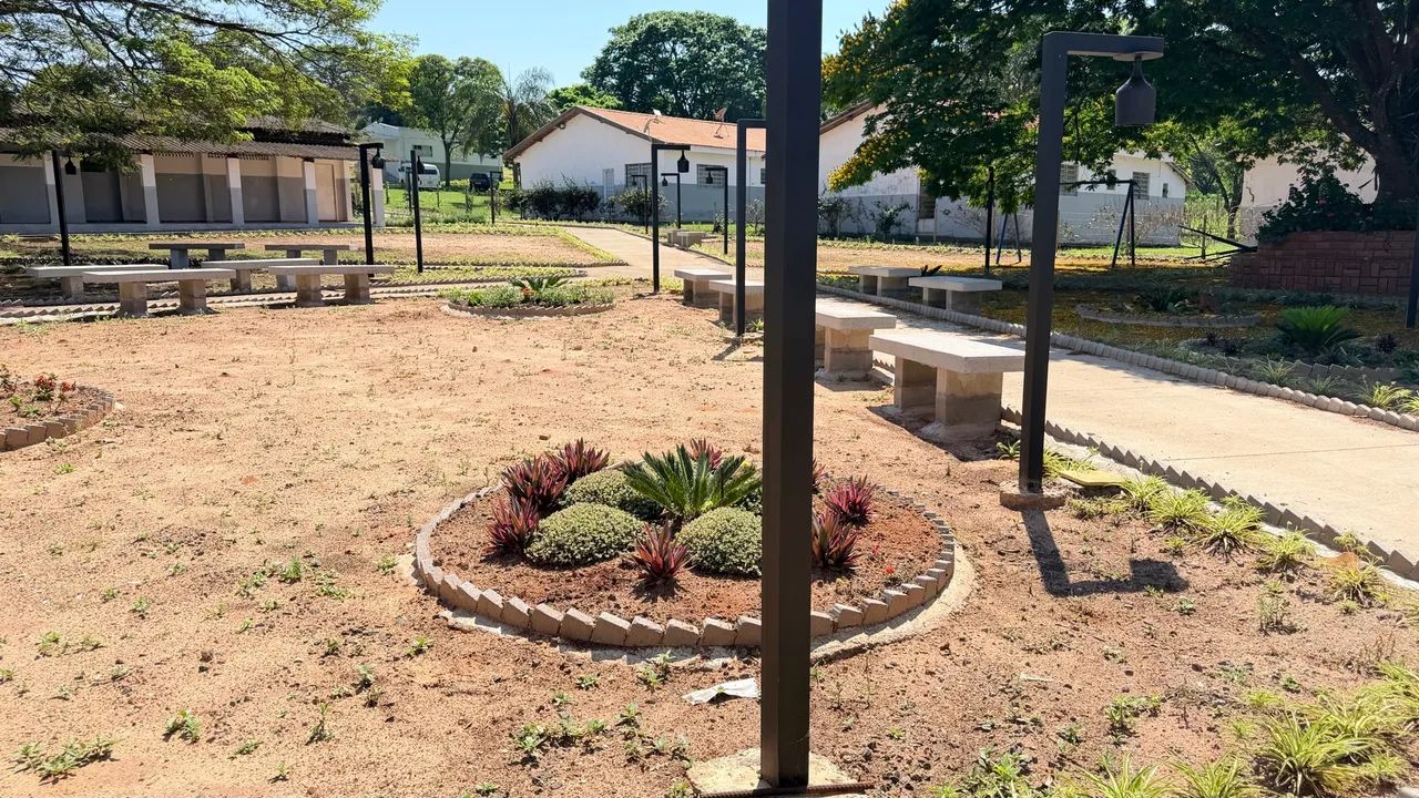 Vendo lindo sítio com Fonte de renda garantida 