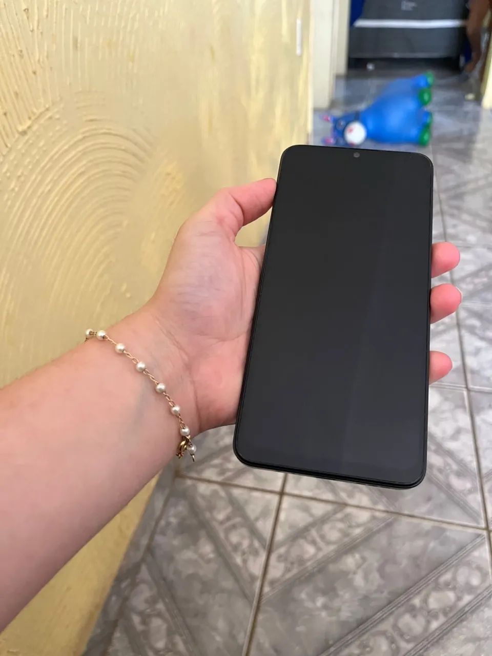 VENDO CELULAR 13C! SEMI NOVO! MENOS DE UM MÊS DE USO 