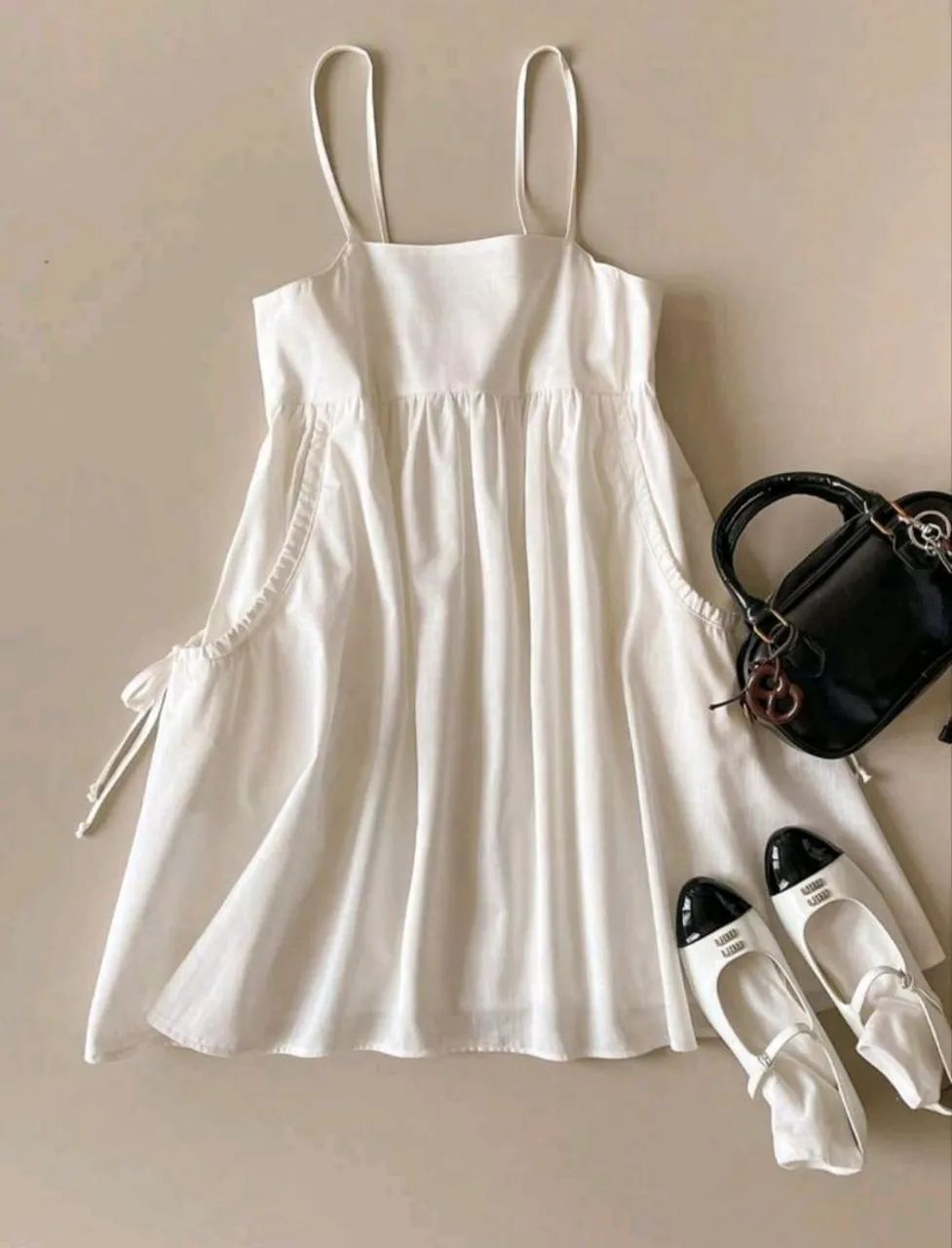 Vestido Feminino Branco com Alças Ajustáveis SHEIN - Foto 2