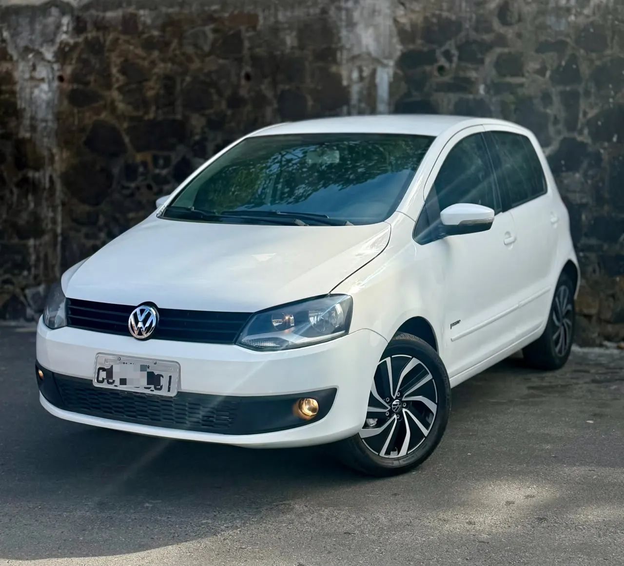 Volkswagen Fox Fox 1.0 Mi Total Flex 8V 3p 2014