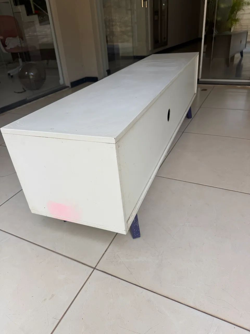 rack para TV com 2 gavetas e nichos - Foto 3