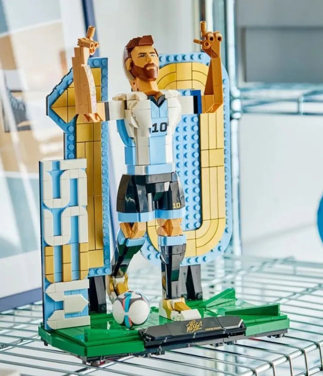 LEGO 43015 - Lionel Messi - NOVO - LACRADO  - Foto 4