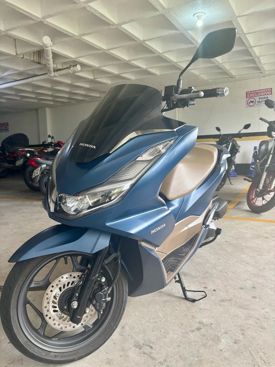 Pcx DLX  ano 2024  - Foto 4