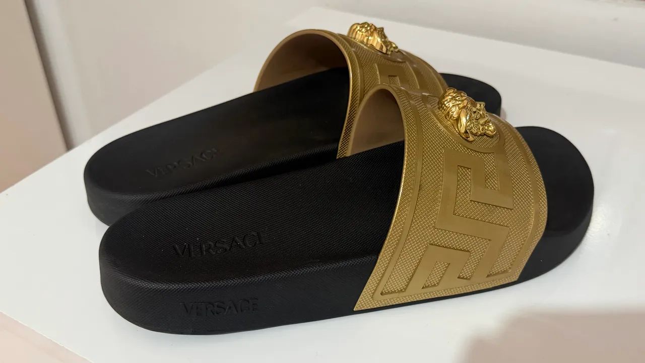 Chinelo Versace - Foto 2