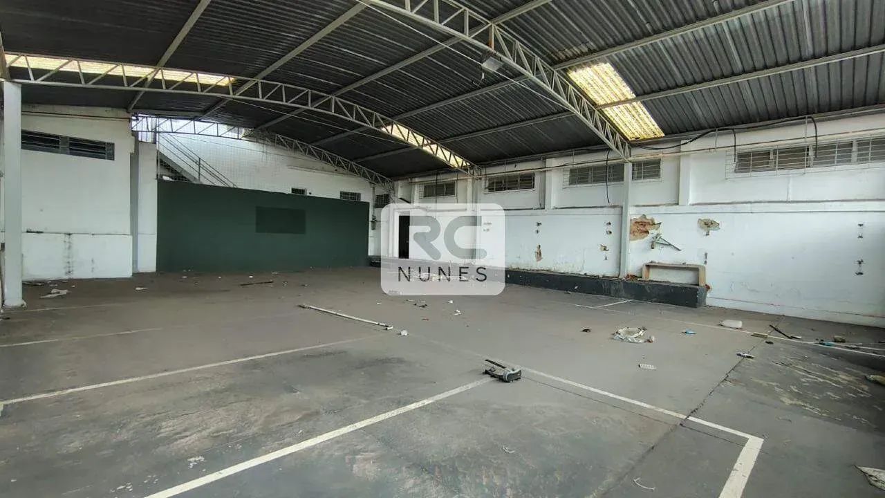 Casa comercial + Galpão no bairro Carlos Prates, com aproximadamente 500m² de área ! - Foto 2