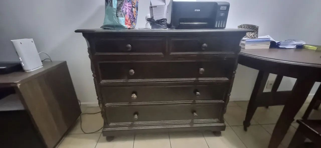 Solid Wood Chest of Drawers – Classic Style | Approximately 40 Years Old