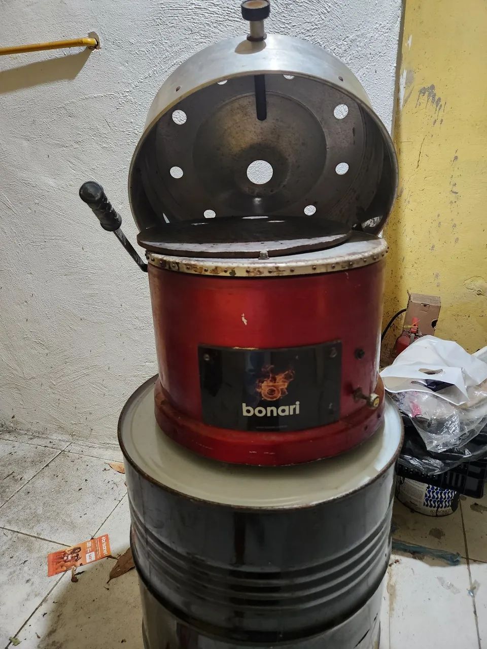 FRITADEIRA - FORNO DE PIZZA -  FREEZER - COIFA - CHAPA - CHARBROILLER - ESTANTES EM AÇO.