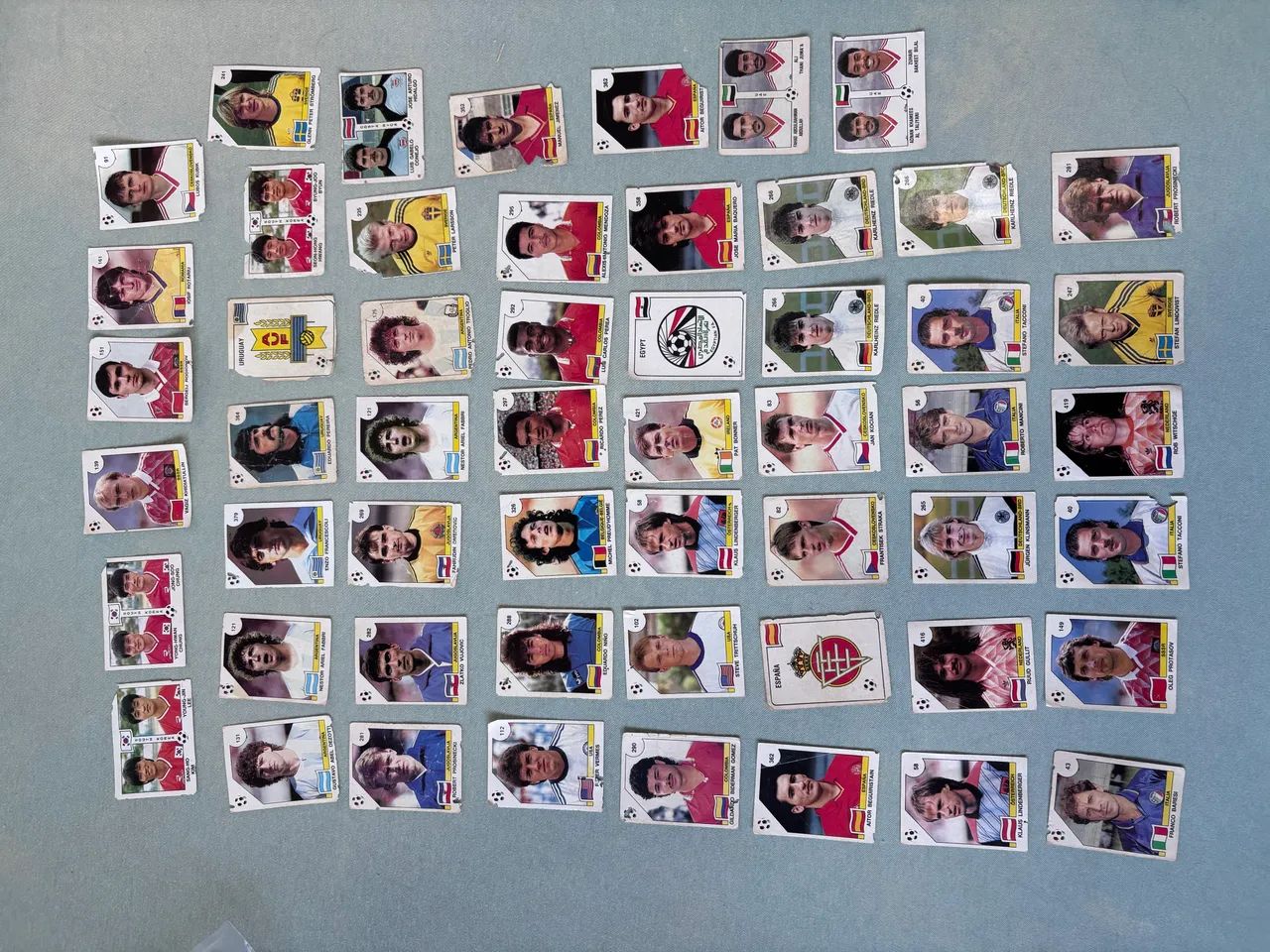Lote com 55 figurinhas copa do mundo 1990