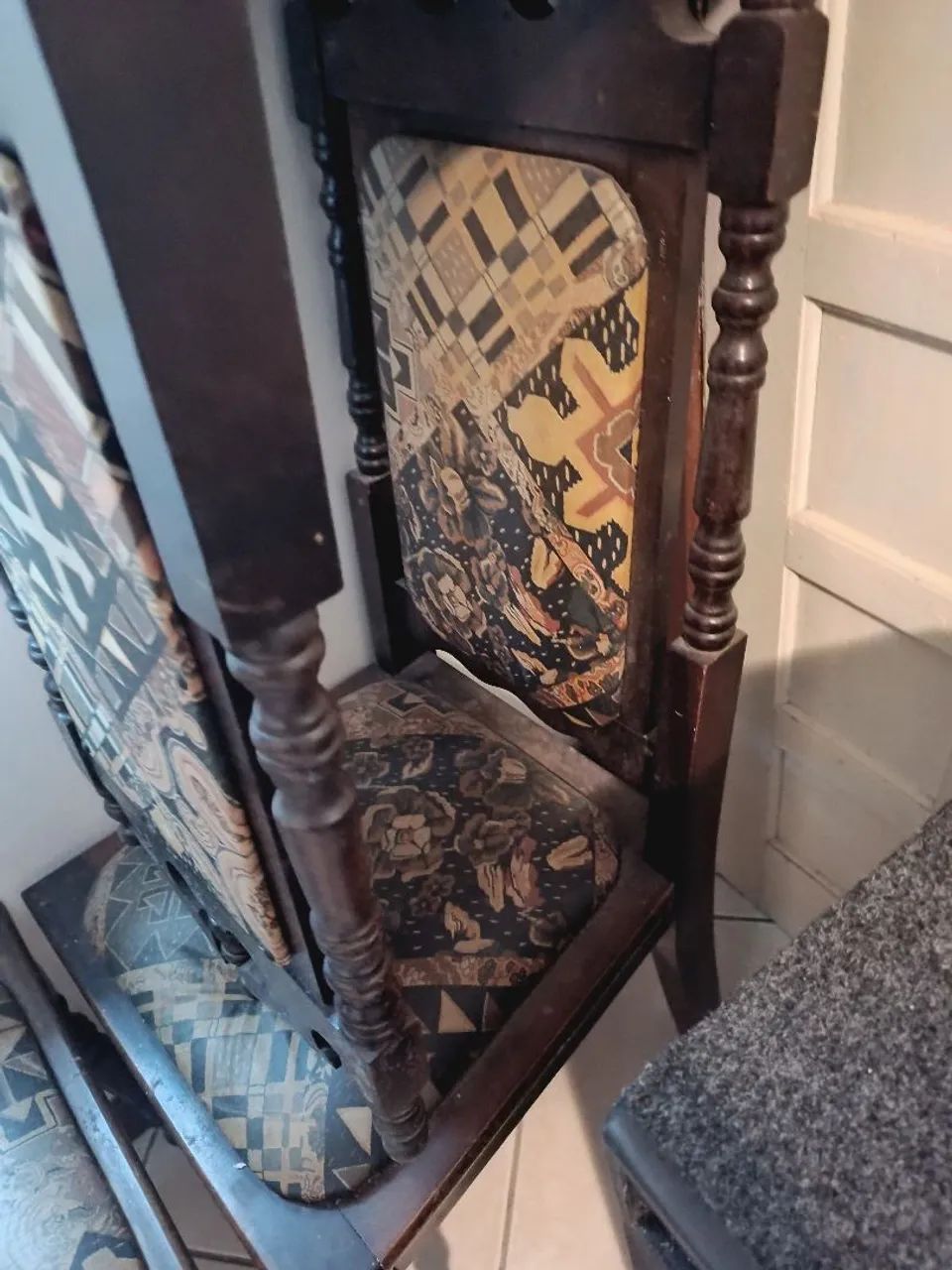 Cadeiras antigas - Foto 5