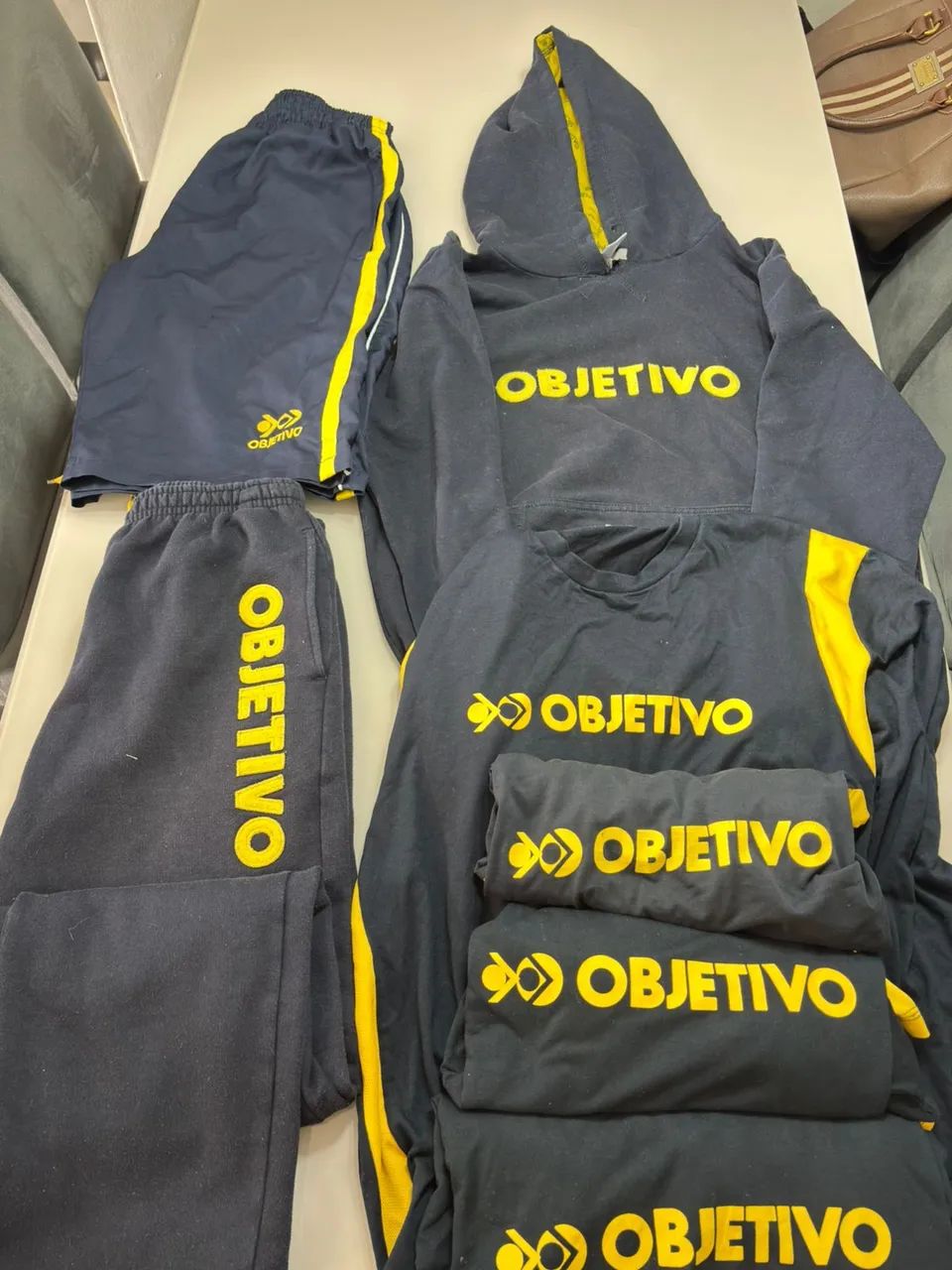 Uniforme Objetivo 