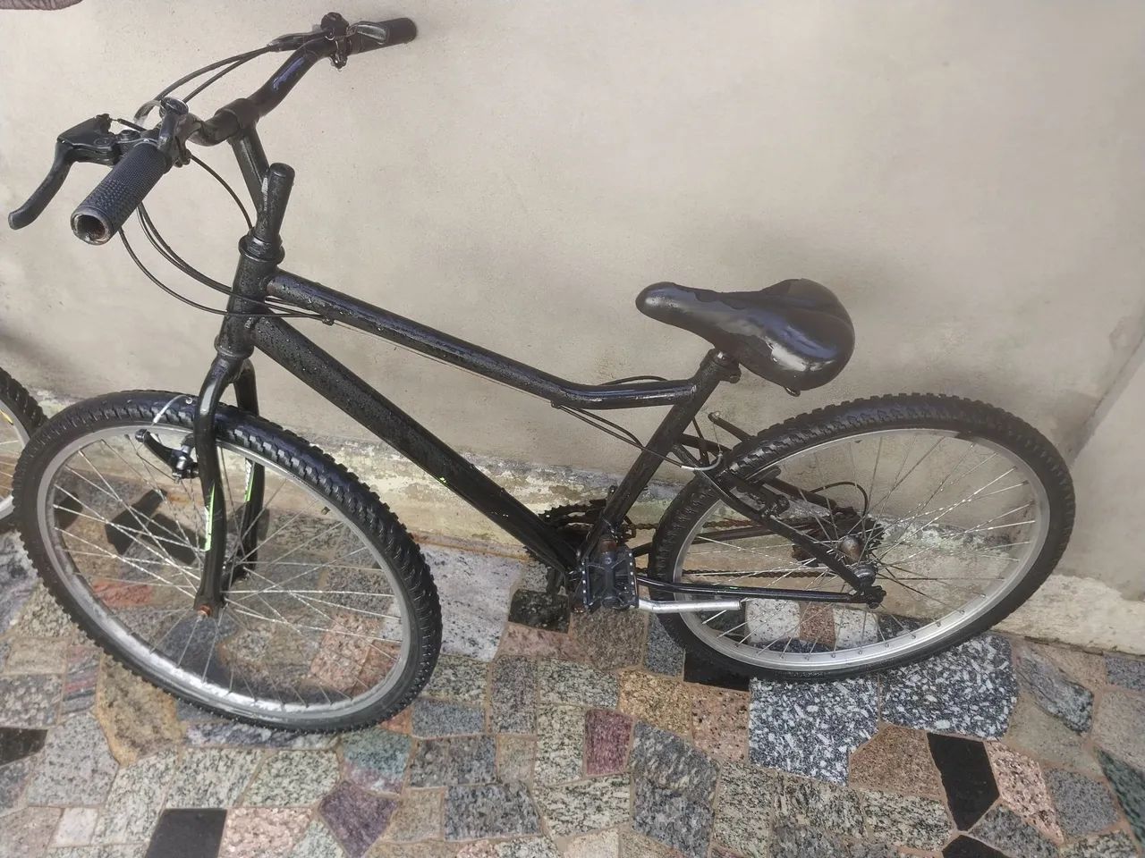 Bicicleta Preta Aro 26 com marchas