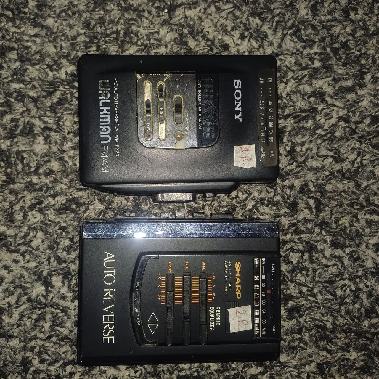 2 walkmans antigo 