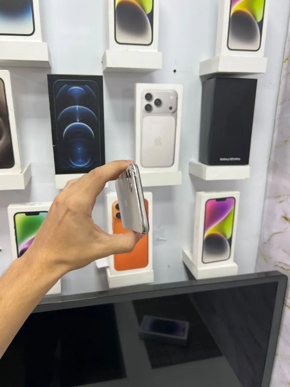 IPHONE 11 PRO MAX 64GB - Foto 5