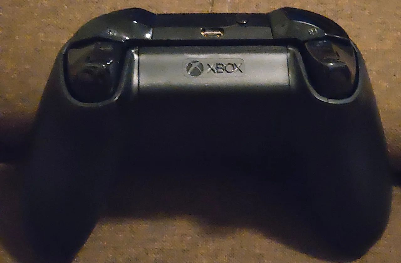 Xbox One S + 2 Wireless Controller + Jogo Original  - Foto 4