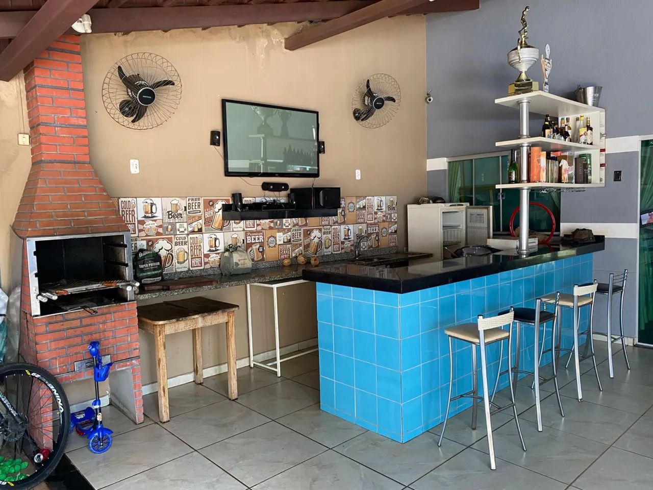 ALUGO CASA TODA MOBILIADA com um espaço de eventos do lado com piscina PARA EVENTO MOTO GP