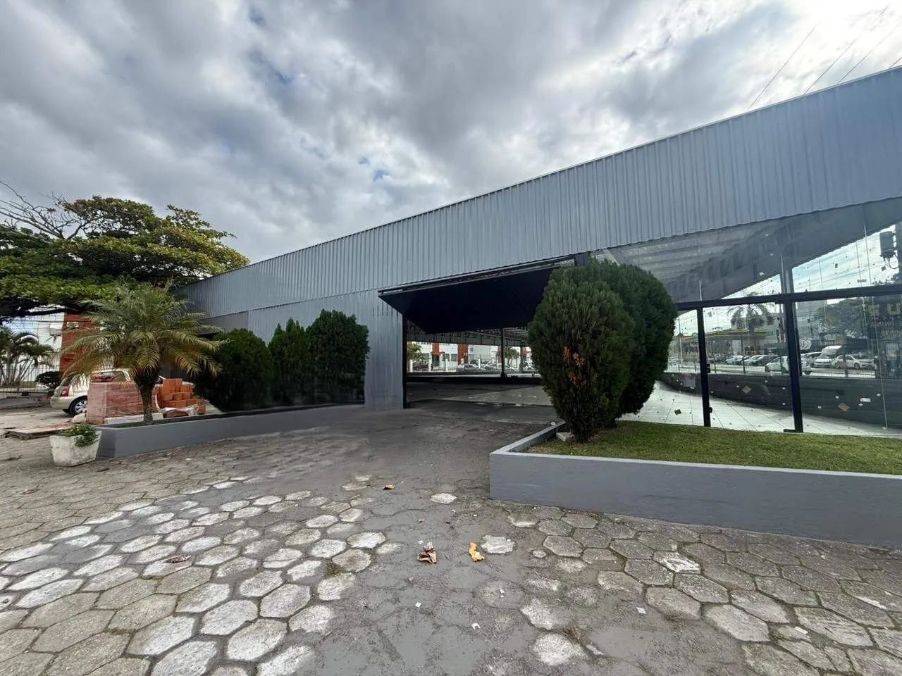 Galpão Premium com 750 m² na Av. Ivo Silveira - Foto 4