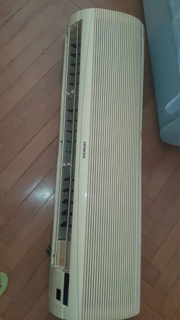 Ótimo split Hitachi 18000btu funcionando bom estado