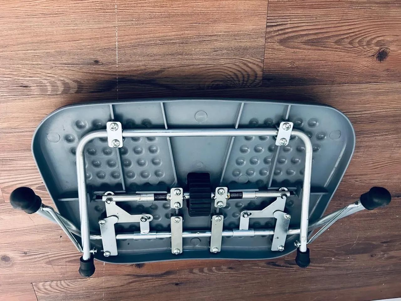  Apoio Ergonômico para os Pés com Roldana Central - Foto 4