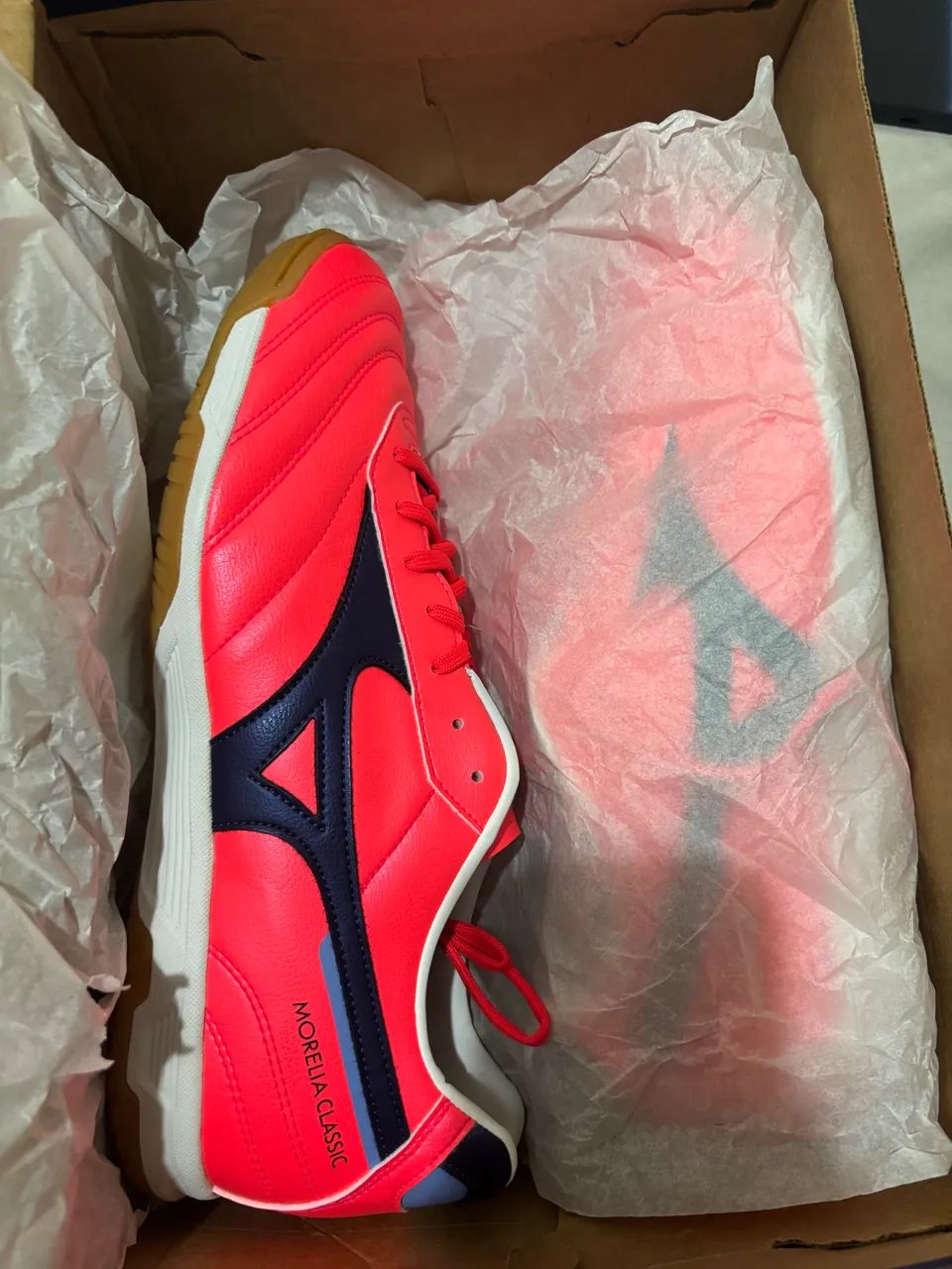 Chuteira Mizuno Morelia 43 nova - Esportes Aquáticos