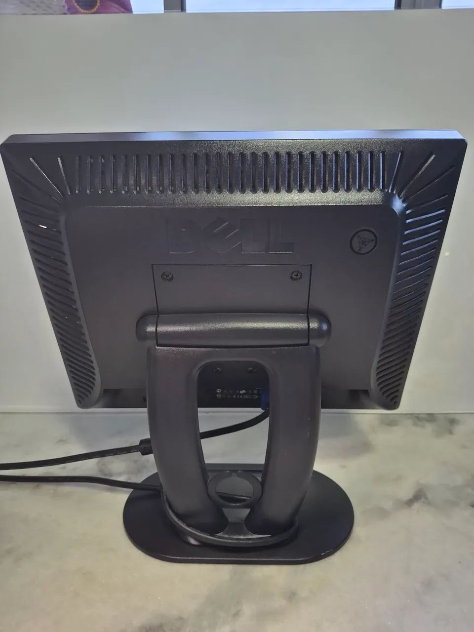 MONITOR DELL 15"  + TECLADO DELL- VGA/ HDMI + CABOS - IMPECÁVEL - Foto 4