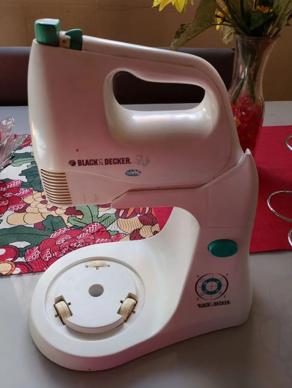 Batedeira Black+Decker com Tigela - Funcionando Perfeitamente - Foto 2