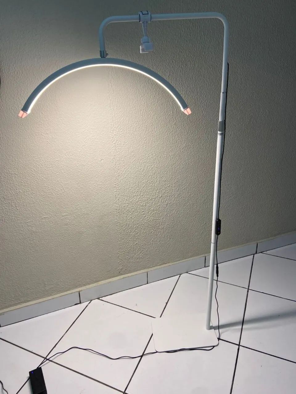 Vendo luminária meia lua  - Foto 4