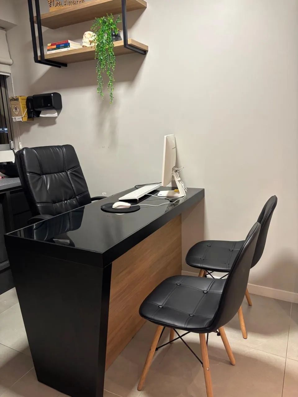 Mesa para consultório 