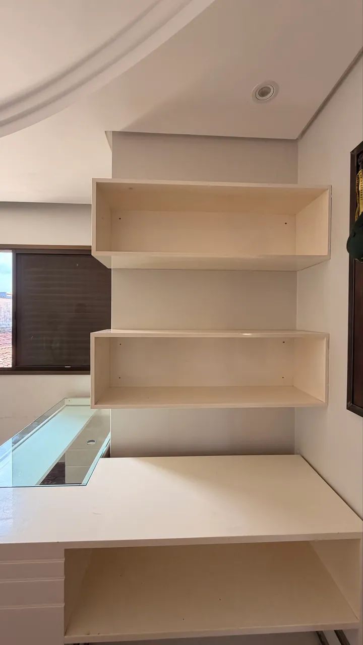 Escrivaninha em L vendo com ou sem os nichos - Foto 3