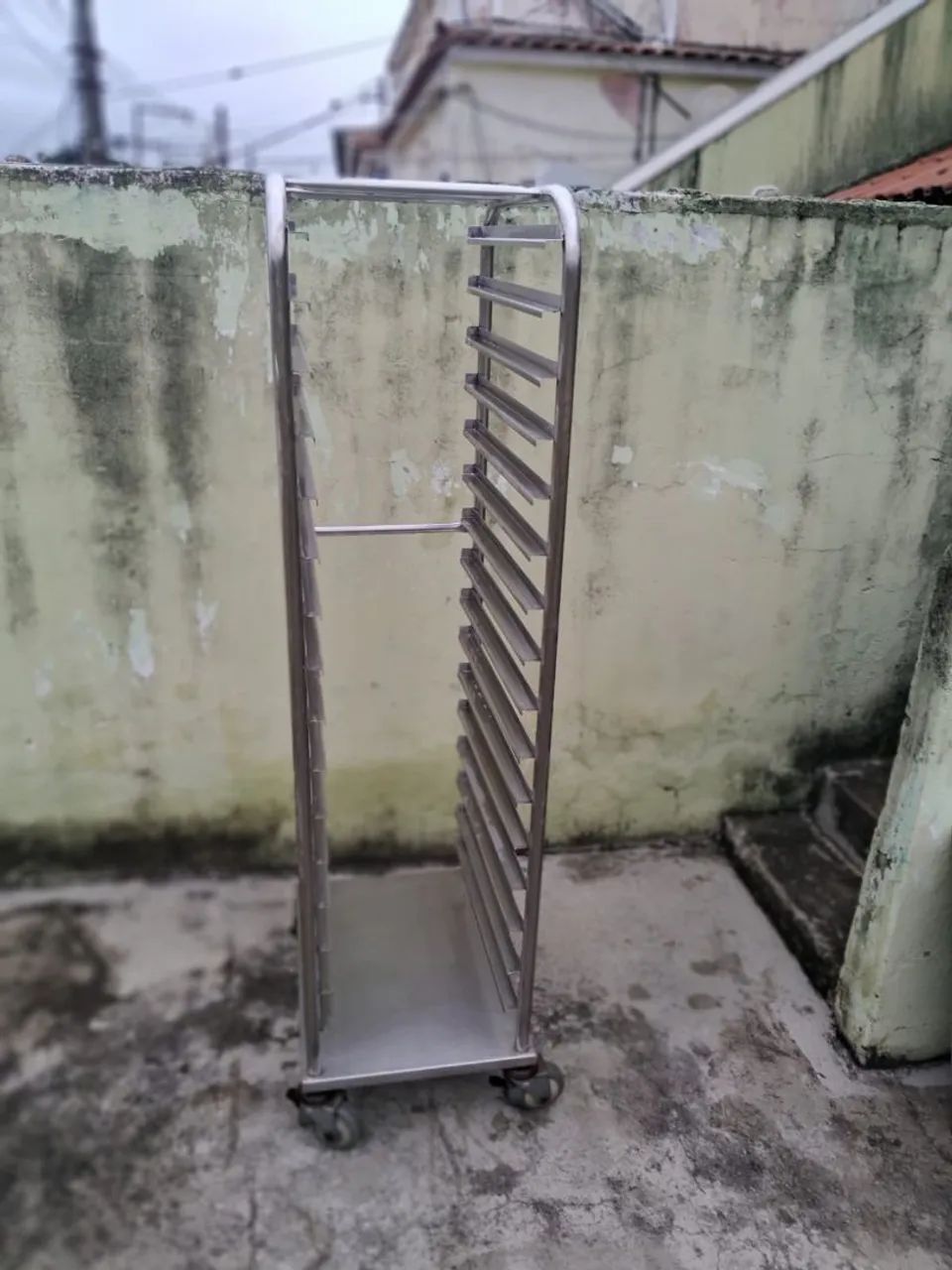 Carrinho de Transporte em Aço Inox com Bandejas - Funcional  - Foto 4