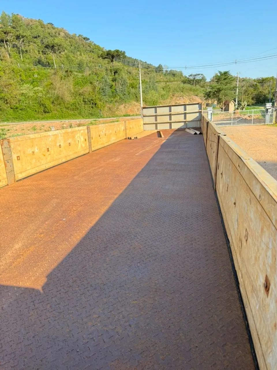 Carreta Randon, 2 eixos. - Foto 2