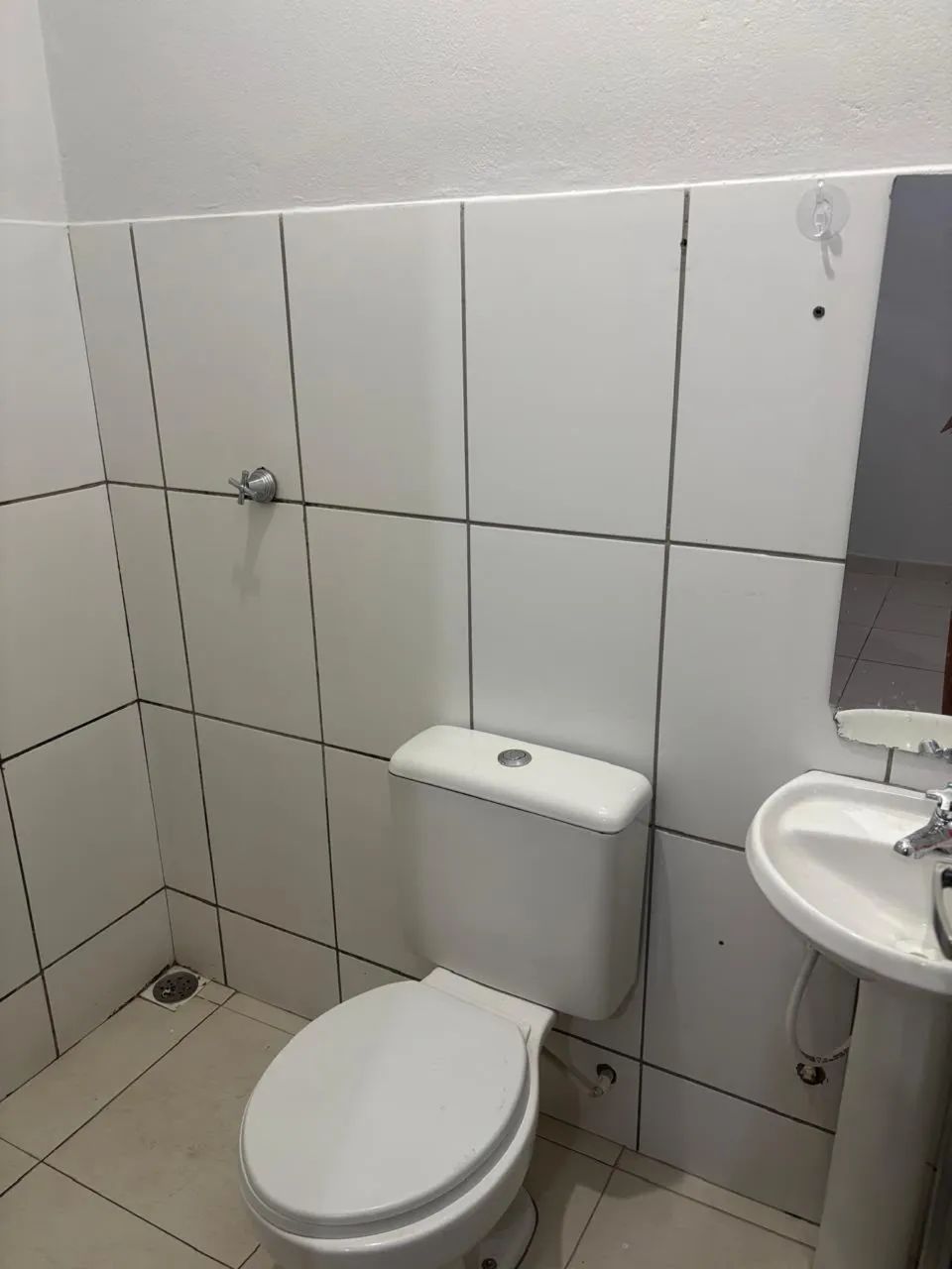 Aluga-se kitnet na Av. Pará, setor Campinas.  - Foto 4