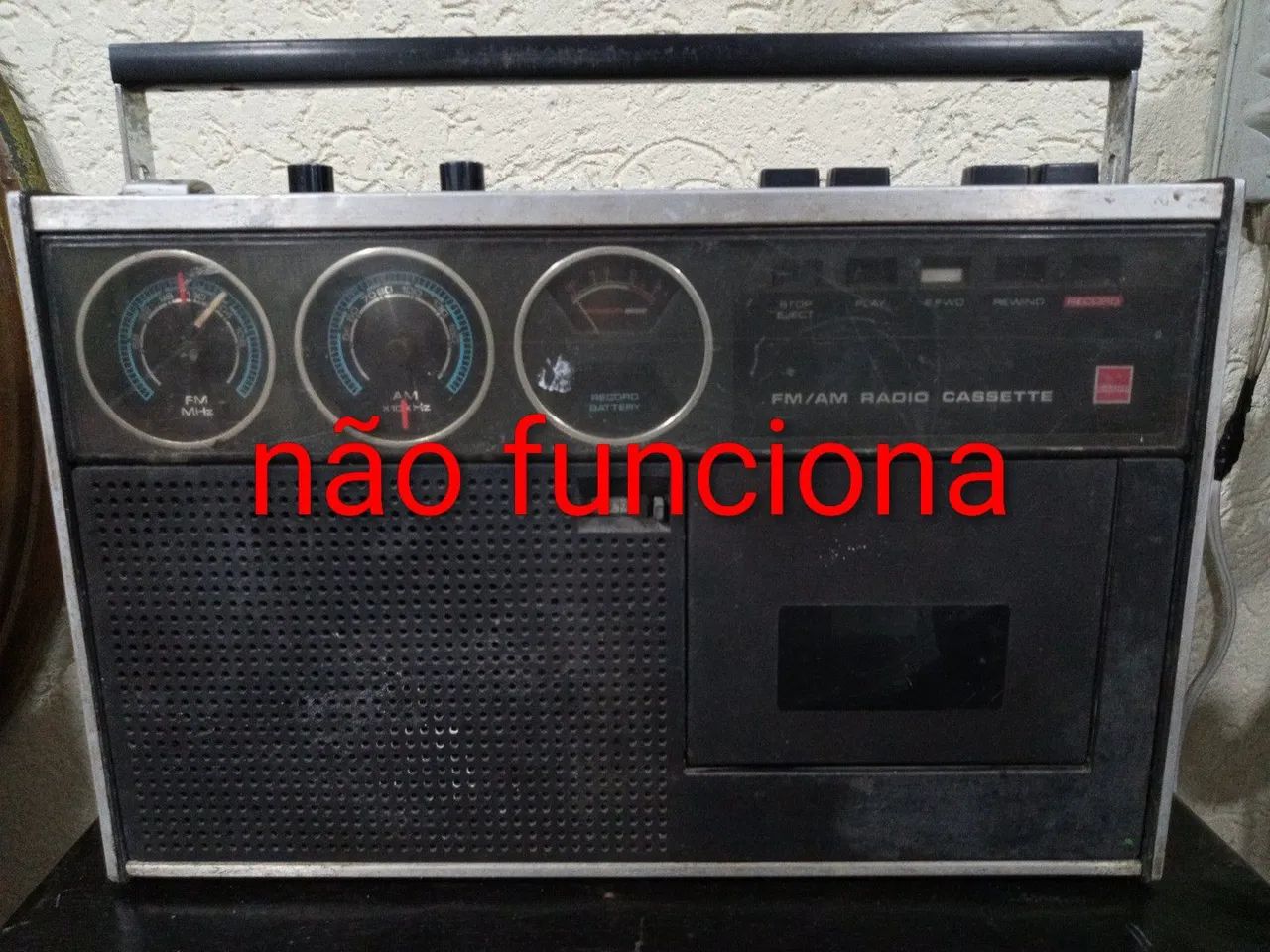 Rádio gravador antigo Sharp 