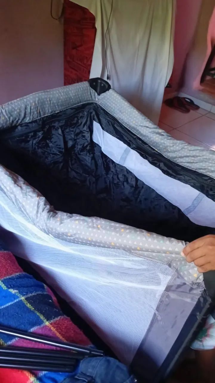 Berço portátil e cadeirinha de descanso novo minha bebe nunca dormiu nele - Foto 4