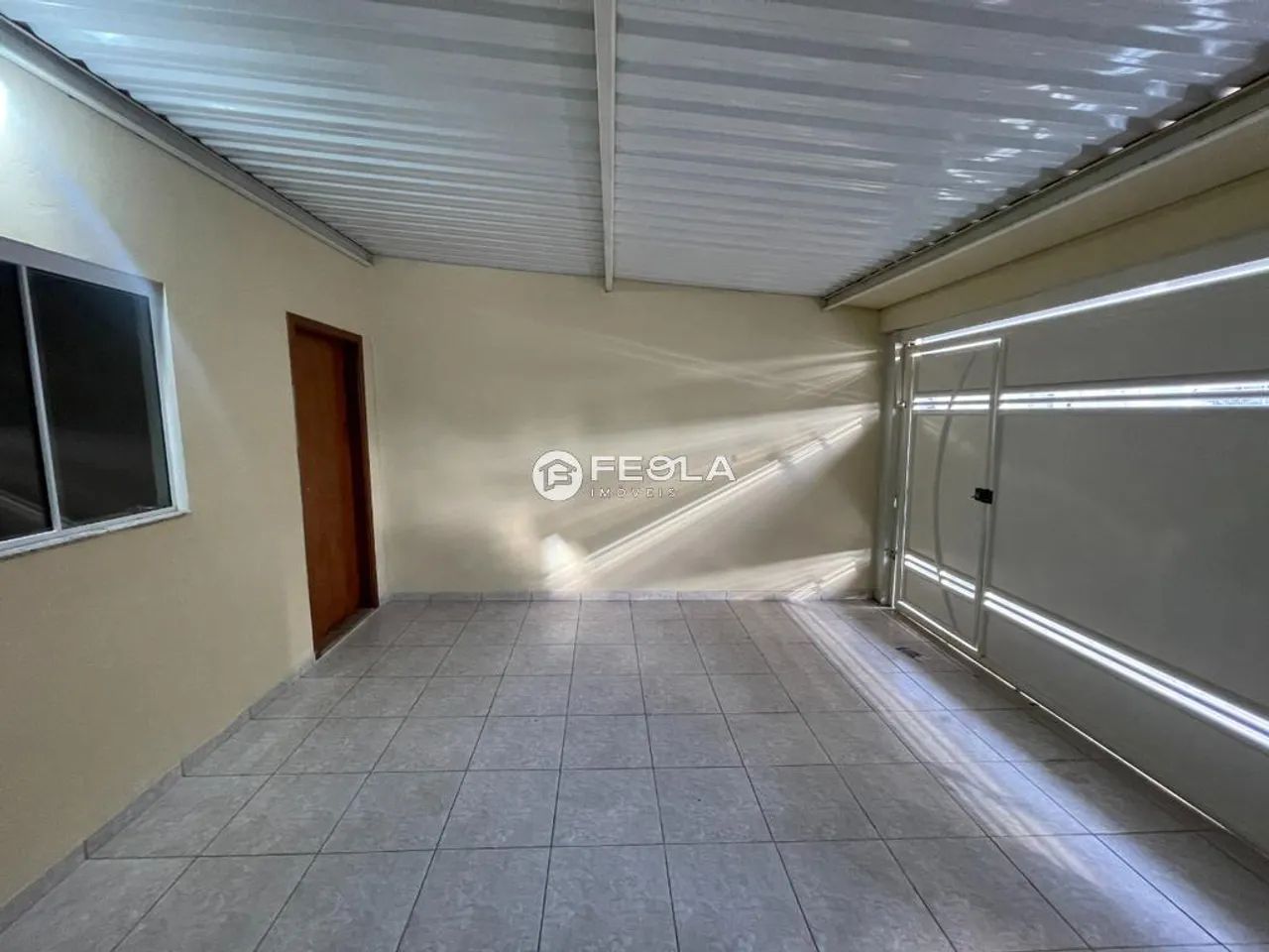 Casa para alugar em Santa Bárbara D'Oeste, Parque Planalto, com 3 quartos, com 90 m² - Foto 2