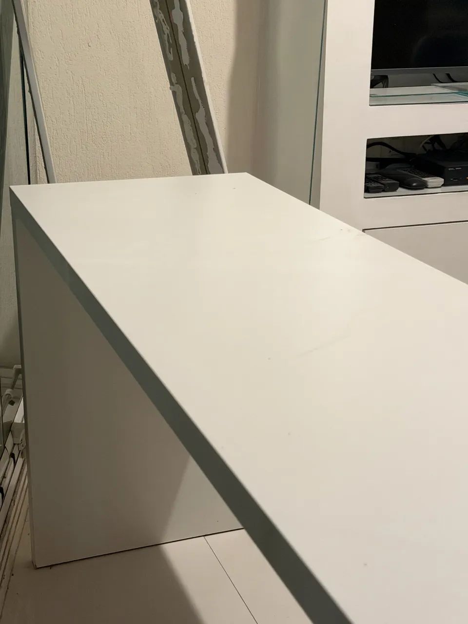 Escrivaninha branca TokStok 