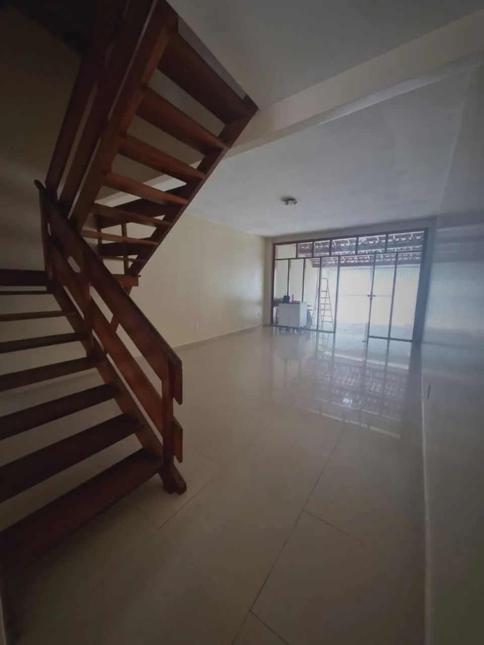 CASA DUPLEX 3/4 COM SUÍTE E VARANDA - AMPLO TERRENO NO BAIRRO DE FÁTIMA