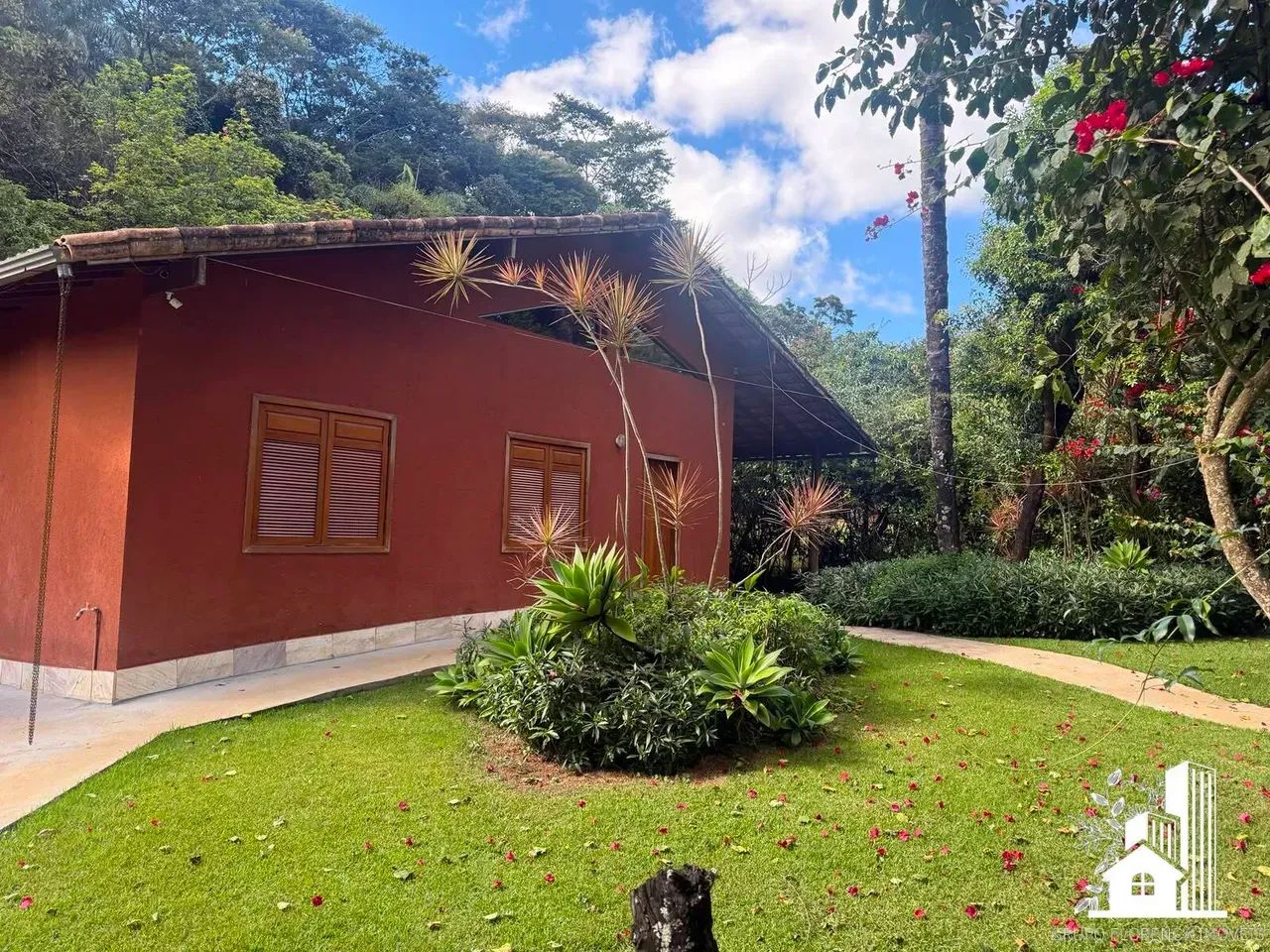 Ótima Casa em Condomínio