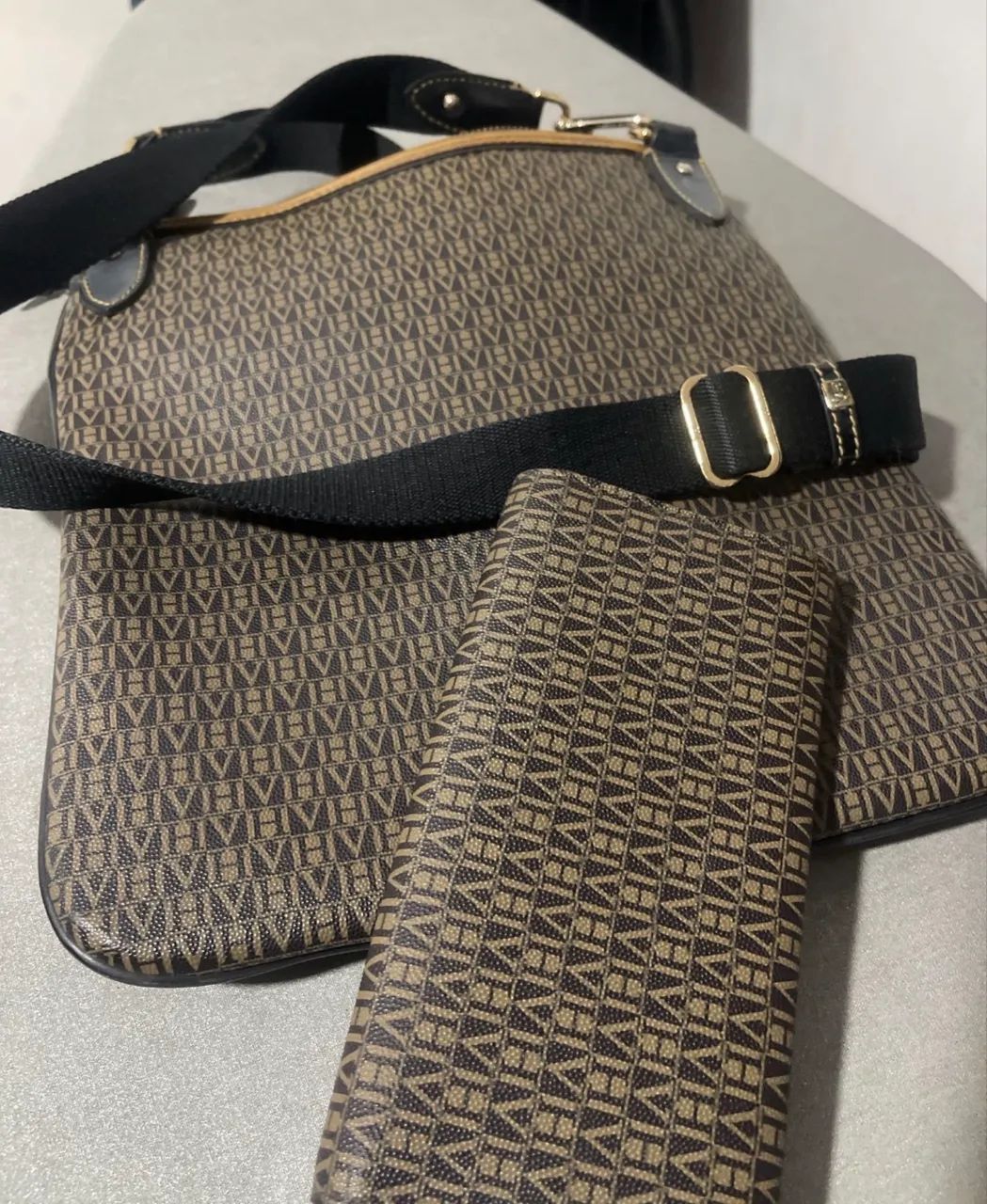 Bolsa tiracolo Victor Hugo  - Foto 2