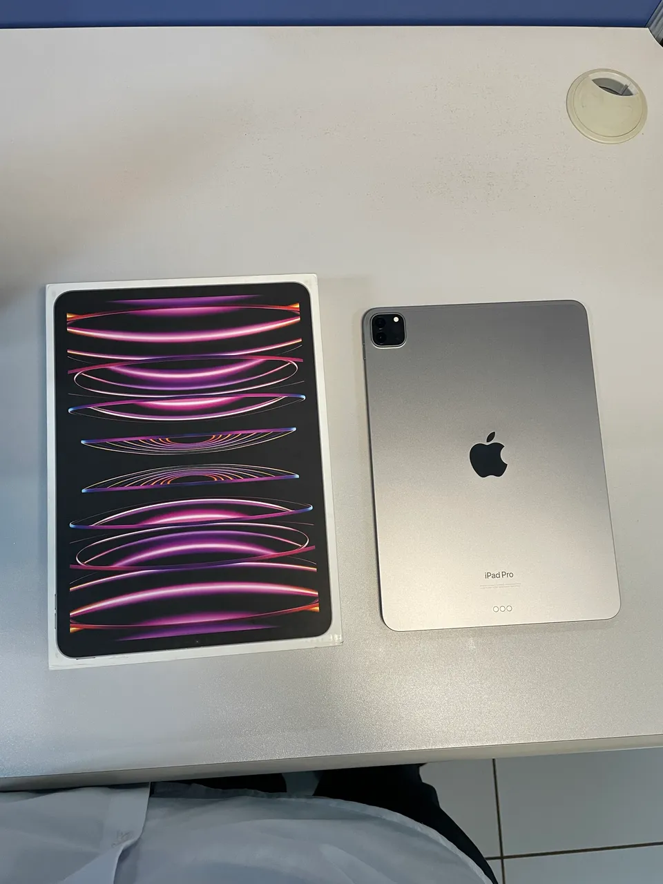 ipad Air 5 M1 Azul 64GB* Semi Novo *R$2099 - Tablets e E-Readers
