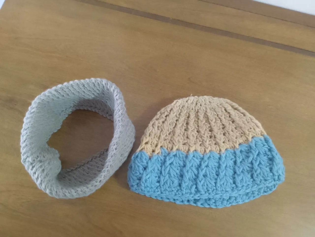 Gola de tricô e gorro SEM USO 