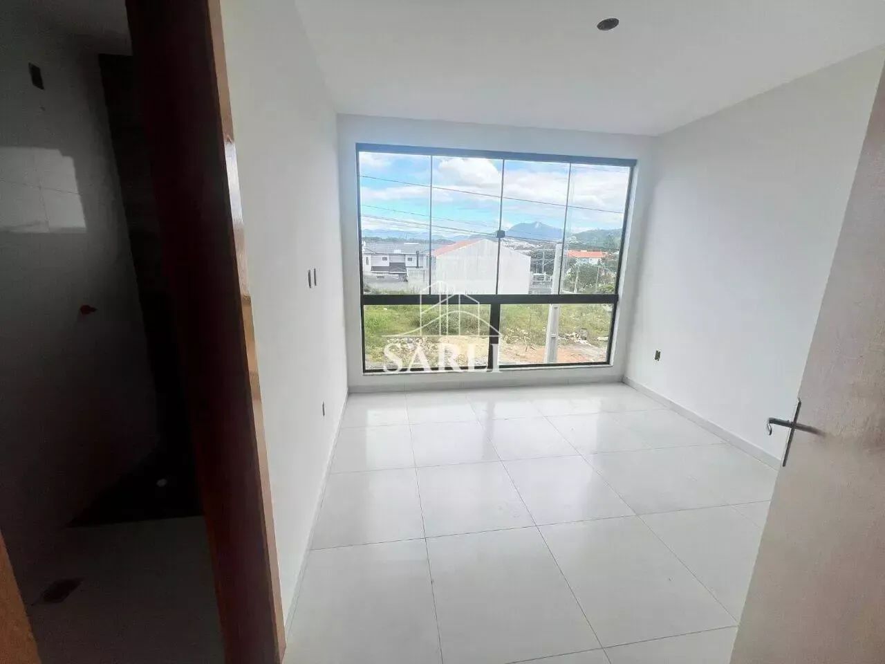 Sobrado 2 dorm, s/ 1 suite, sacada e 2 vagas em Forquilhas, São José - Foto 2